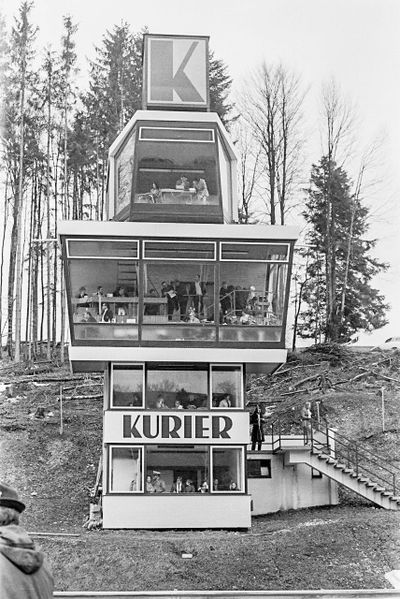 Datei:Kurier-Zeitnehmerturm am Salzburgring 1971.jpg
