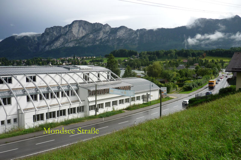 Datei:Mondsee Straße.jpg