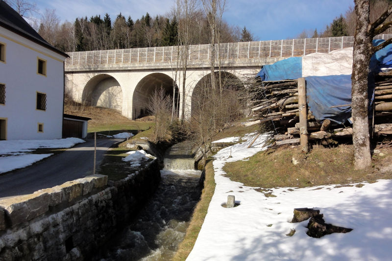 Datei:Pfarrhofgrabenbach.jpg