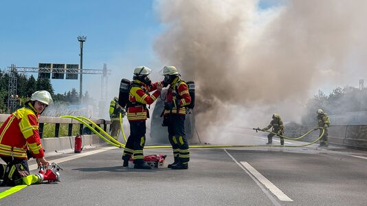 Autobahn-Grenzübergang Walserberg Autobrand Juni 2025 03.jpg