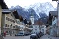 Kuchl Ortsbild mit Hagengebirge.jpg