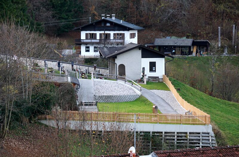 Datei:Friedhofserweiterung in Dürrnberg.jpg