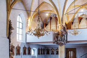 Orgel und Orgelkrippe in Wagrain.jpg