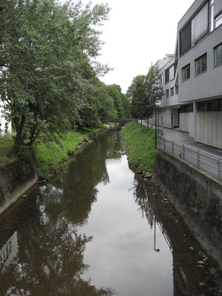 Datei:Glan (Nepomukbrücke) 22.07.2007.jpg