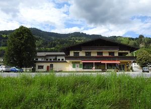 Kaufhaus Högmoos ohne Telefonzelle.JPG