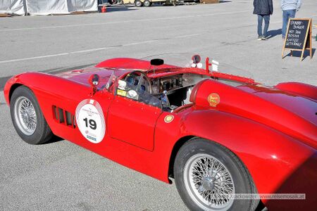019 Legends Grand Prix Salzburgring Rennwagen 01.jpg