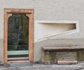 Dechanthof Hallein mit Türspion.jpg