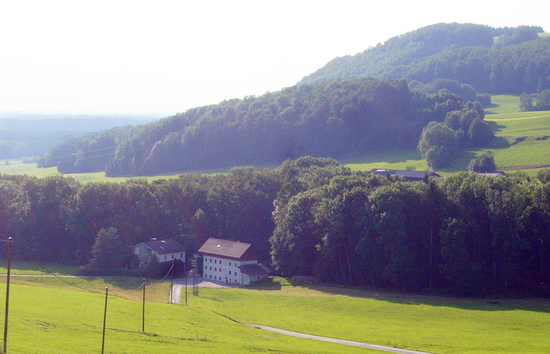 Datei:Ehem. Fuchsmühle in Anthering-Acharting.jpg