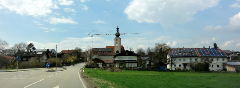 Datei:Tyrlaching, östl. Ortseinfahrt.jpg