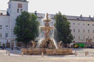 2025 05 20 Stadt Salzburg am Vormittag Residenzbrunnen.jpg