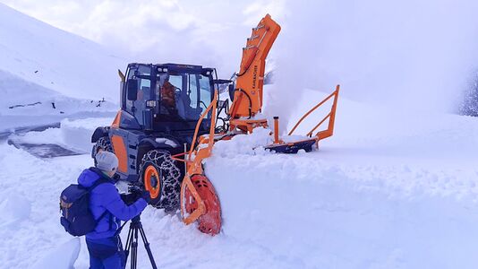 Großglockner Hochalpenstraße Schneeräumung 2021 19.jpg