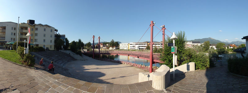 Datei:Halleiner Salzachbucht--Arena in Gries.jpg