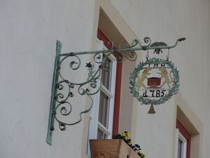 Hausschild am Wirtshaus Lauter.jpg