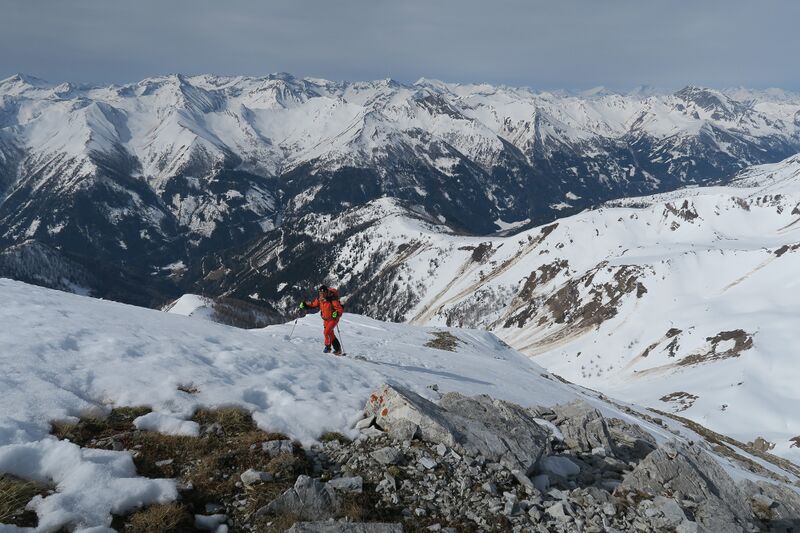 Datei:Weißeneck vorgipfel-3000-2018-04-09-2.jpg