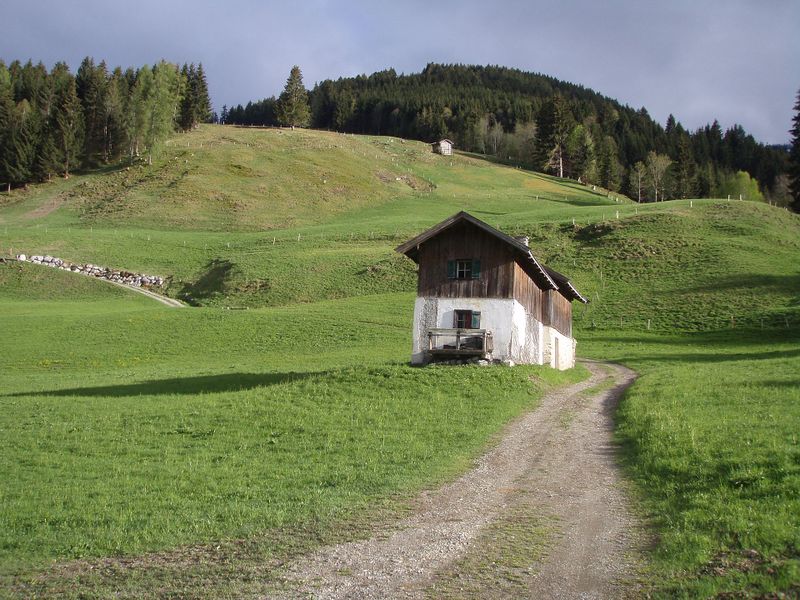 Datei:Freithofkramerhäusl Maria Alm Schattseite.jpg