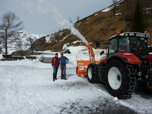 Grossglockner Hochalpenstrasse Schneeraeumung 2014 Suedseite 03 04 April 04.jpg