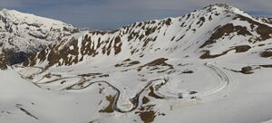 Großglockner Hochalpenstraße Schneeräumung 16 april 11 05.jpg