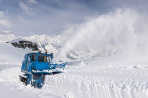 Großglockner Hochalpenstraße Schneeräumung 2021 67.jpg