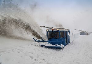 Grossglockner Hochalpenstrasse Schneeraeumung 2013 131.jpg