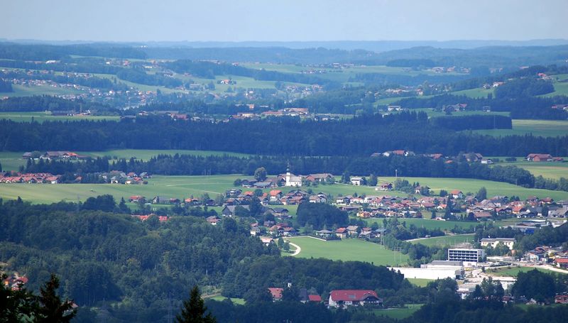 Datei:Blick nach Waldprechting.jpg