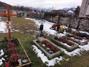 Neuer Friedhofsbereich im Oberalmer Ortsfriedhof für die Halleiner Schulschwestern.JPG