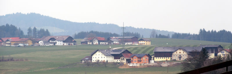 Datei:Bauernland in Köstendorf.jpg