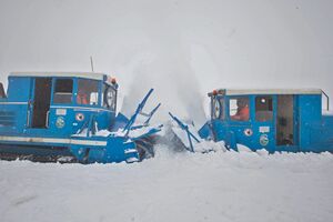 Großglockner Hochalpenstraße Schneeräumung Durchstich PR26042016003.jpg