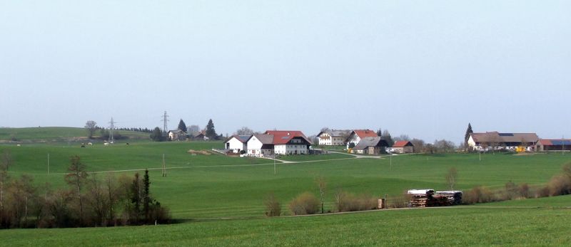 Datei:Hatting, östliche Ansicht.jpg