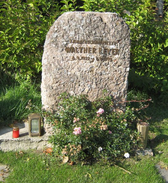 Datei:Grab Walther Reyer.jpg