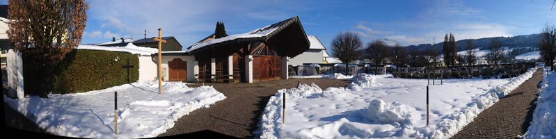 Datei:Neues Friedhofskreuz Pano.jpg