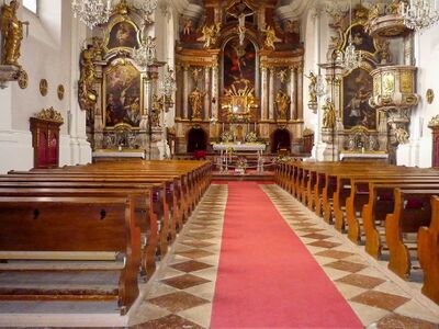 Pfarrkirche Gnigl Innen 02.JPG