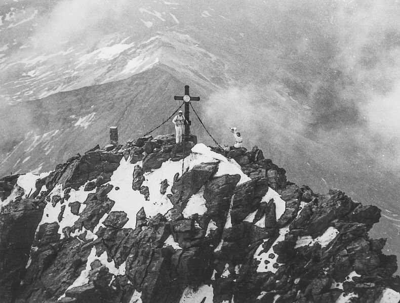 Datei:Großglockner Gipfelkreuz.jpg