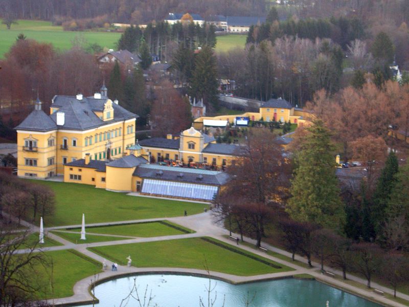 Datei:Schloss Hellbrunn mit Orangerie.jpg
