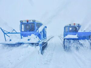 Großglockner Hochalpenstraße Schneeräumung 19 April 2016 03.jpg
