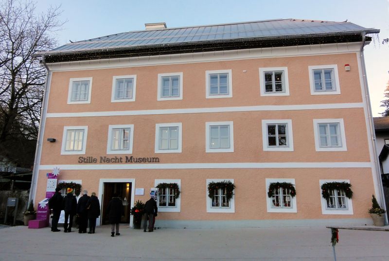 Datei:Stille Nacht-Museum.jpg