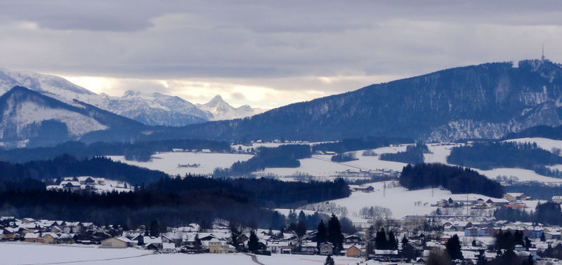 Datei:Schönfeldspitze in der Ferne.jpg