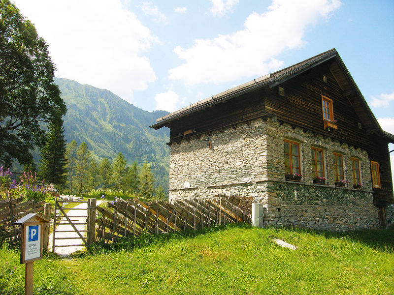 Datei:Alte Schule in Bucheben.jpg