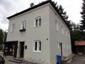 Ehemalige Schule und Gemeindehaus in Heiligkreuz.jpg