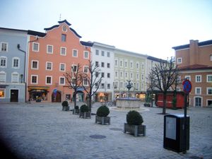 Bayrhamerplatz Hallein.jpg