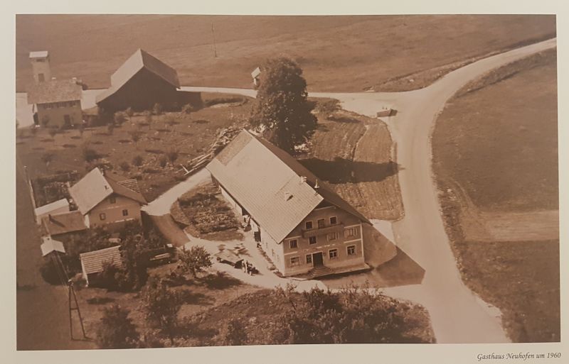 Datei:Gasthof Neuhofen (1960).jpg
