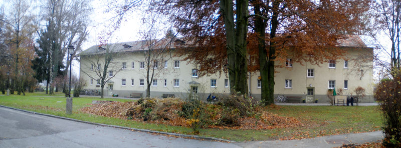 Datei:Personalwohnhaus vom Seniorenheim Hellbrunn.JPG