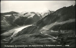Gletscherstraße Kehren Baulager Parkplatz Hoher Sattel 1939.jpg