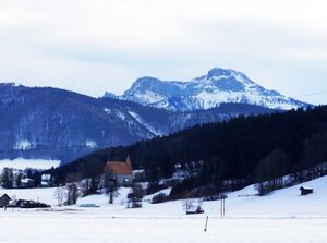 Konradkirche mit Schafberg.jpg