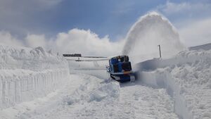 Großglockner Hochalpenstraße Schneeräumung 2021 52.jpg