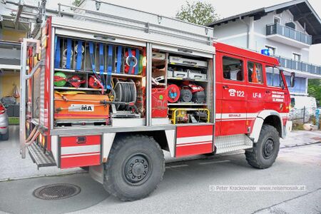 2025 09 02 Feuerwehreinsatz FF Neumarkt am Wallersee Wallbachstraße 10.jpg