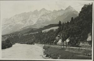 Salzburg-Tiroler-Bahn Werfen 02.jpg