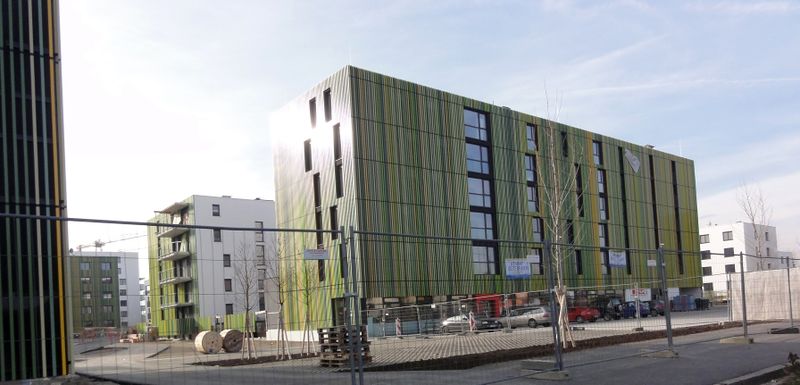 Datei:Wohnungen statt der Struberkaserne.jpg