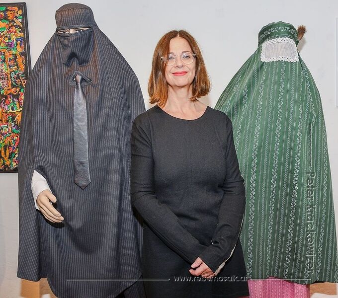 Datei:Dirndlburka.jpg