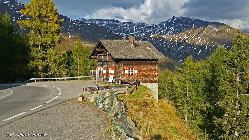 Datei:Großglockner Hochalpenstraße Rasthaus Schöneck.jpg