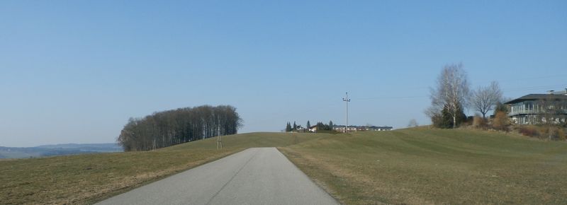 Datei:Kapellenstraße (Henndorf am Wallersee).JPG